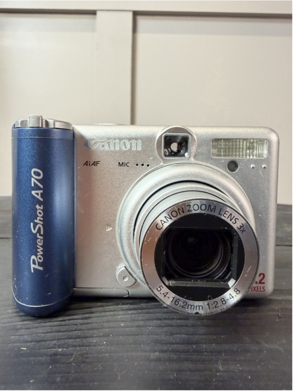 Canon PowerShot A70 3.2 Mega Pixels Digital Camera with carry case . tested